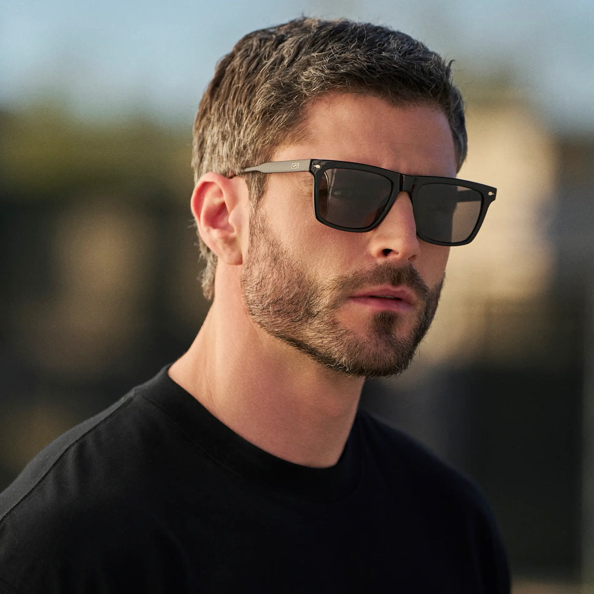 Black / Black Lens