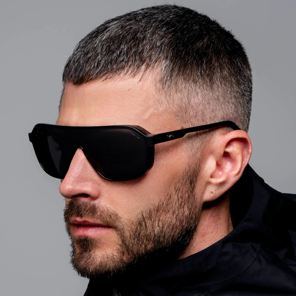 Black / Black Lens
