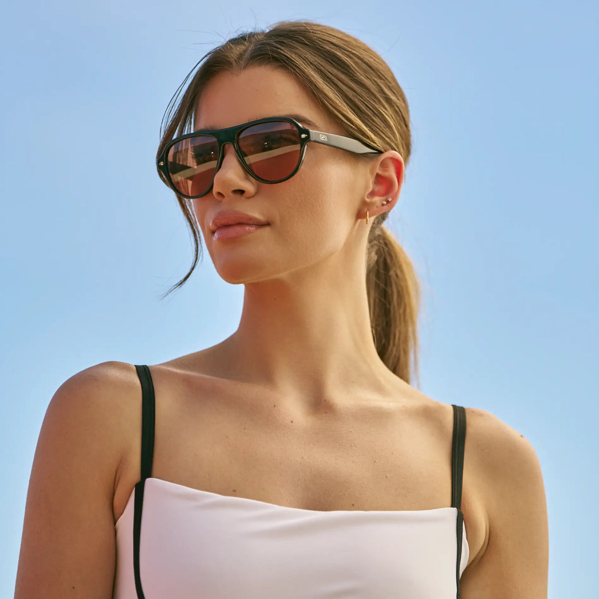 Black / Tinted Red Lens